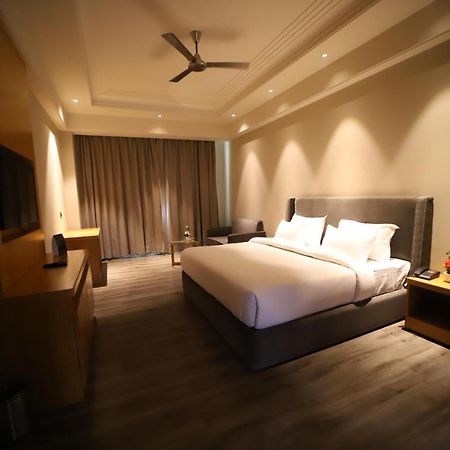 Hotel Abha Grand Alīgarh מראה חיצוני תמונה